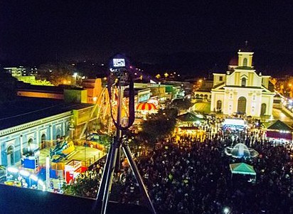 EDGAR FREYTES CON EL TRIPODE DE JIMMY