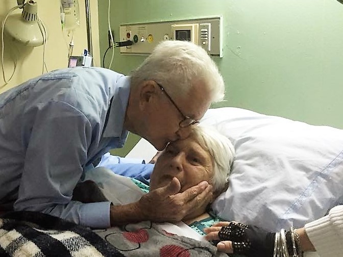 PAPI Y MAMI EN EL HOSPITAL UNIVERSITARIO