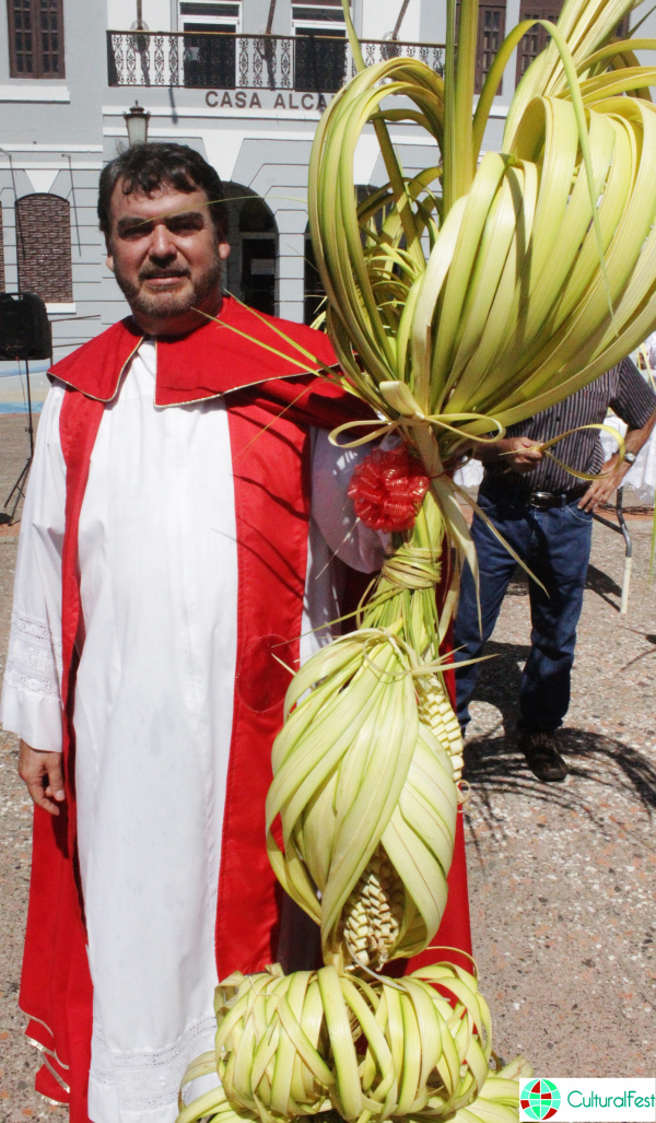 PADRE PAREDES DOMINGO DE PASCUA