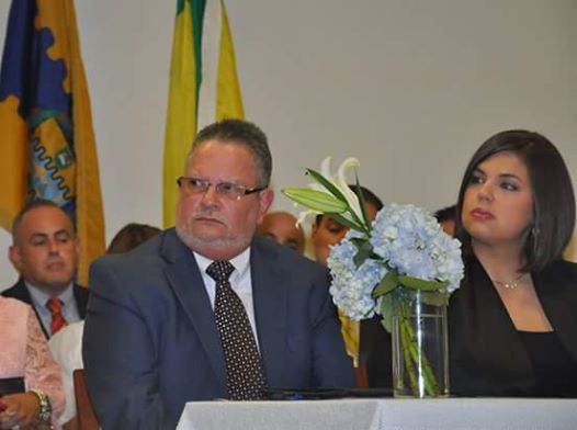 alejandro-torres-rivera-y-la-bandera-vegabajena